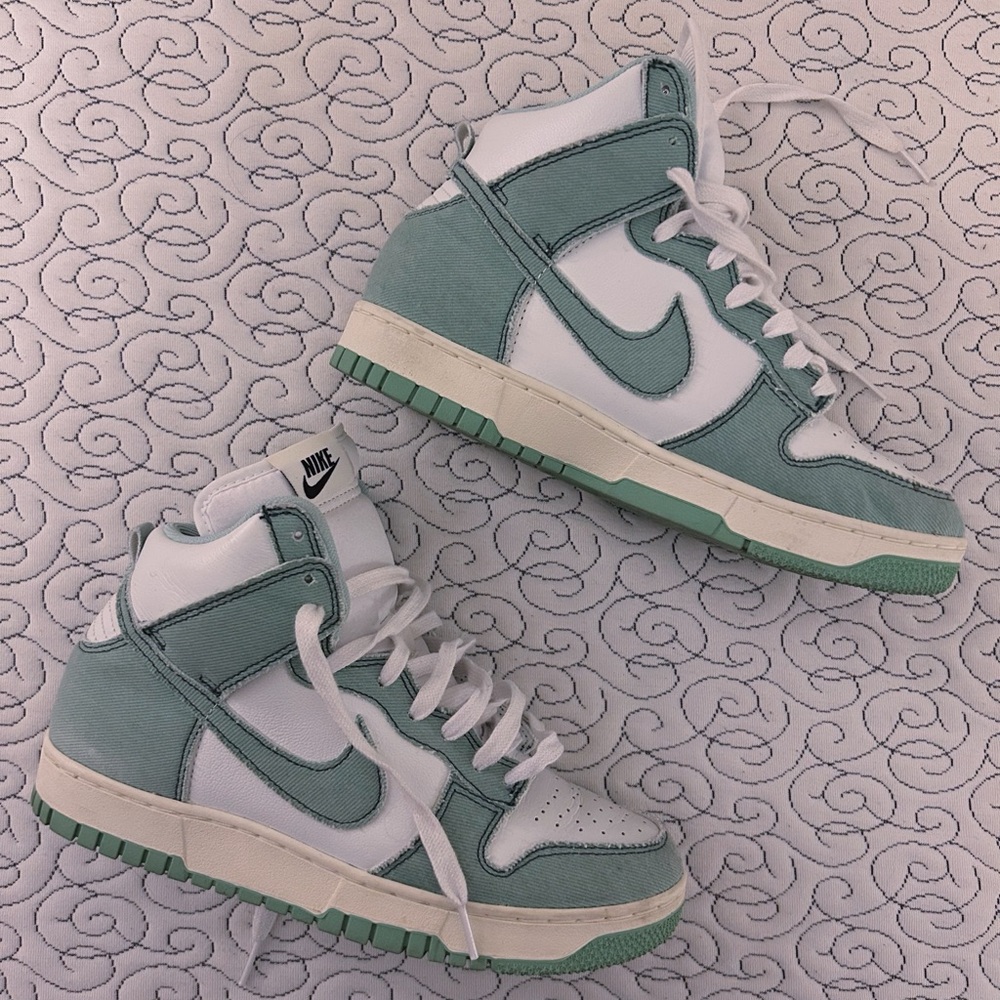 Nike Dunk Green High Tops